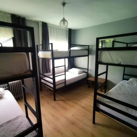 Hostal Sultan & *