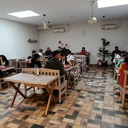 Sultan & Hostal *