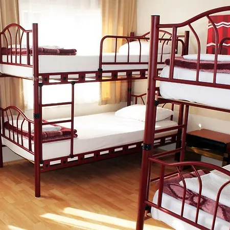 Hostal Sultan & *